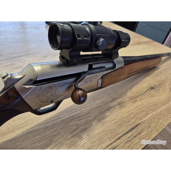 Browning Maral 4x calibre 9,3 x 62..Carabine �tat neuf, bois grade 4, point rouge �lectro-dot