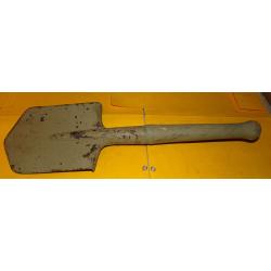 OUTIL PELLE MILITAIRE COULEUR SABLE, JE PENSE QUE C'EST UNE PELLE DE L'ARMEE RUSSE A CONFIRMER  , LO