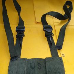 ARMEE AMERICAINE U.S : SANGLE DE L'ARMEE AMERICAINE AVEC UN TAMPON BIEN VISIBLE , CETTE SANGLE PERME