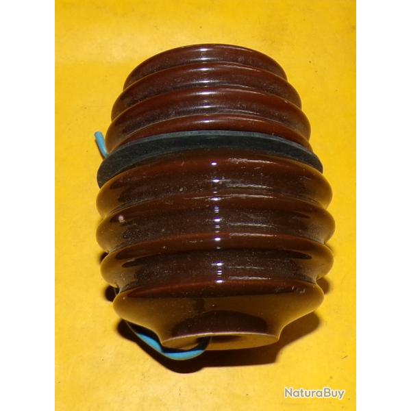 RADIO :  CERAMIQUE POUR EMBASE ANTENNE MILITAIRE POUR VEHICULE  ,  RADIOAMATEUR ,  POIDS TOTAL 0,600