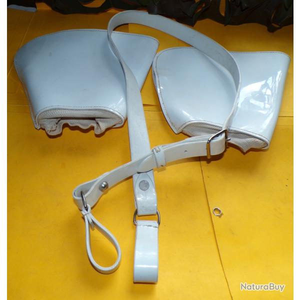 BAUDRIER BLANC AVEC UNE PAIRE DE CRISPINS DES MOTARDS DE LA GENDARMERIE NATIONALE  , BON ETAT VOIR P