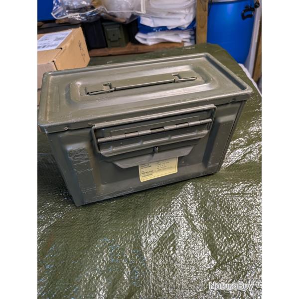 Vends caisse m�tallique � cartouches...Frais de port inclus