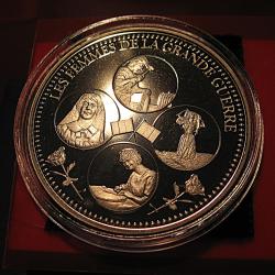 medaille france  " les femmes de la grande guerre 1914-1918" sous capsule