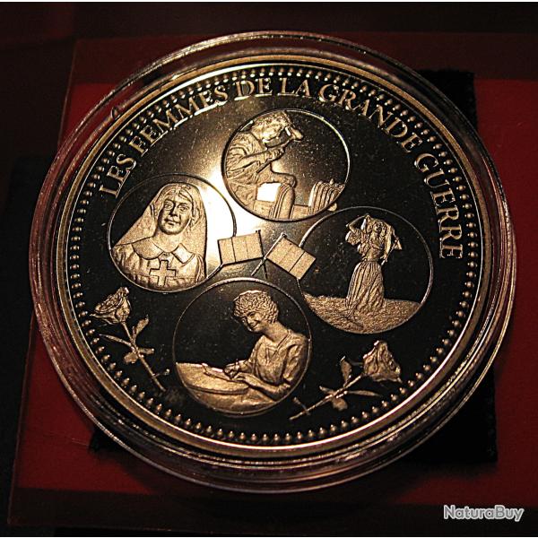 medaille france  " les femmes de la grande guerre 1914-1918" sous capsule
