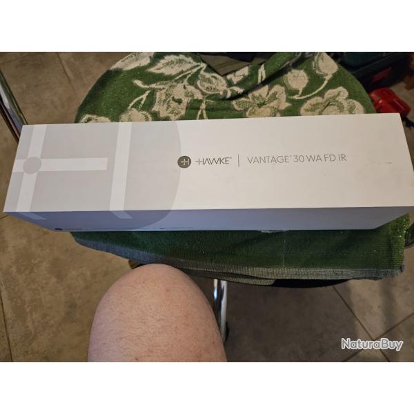 lunette de vis�e Hawke vantage 30 wa fd ir 2.5 x10 x 50 point rouge reticule lumineux .materiel neuf