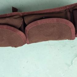 cartouchi&egrave;re en synth&eacute;tique calibre universel