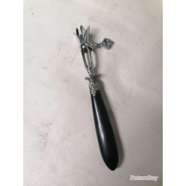 Fer � c�telettes �b�ne