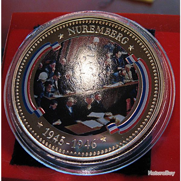 m�daille coloris�e "tresor du patrimoine "  Nuremberg  1945-1946  sous capsule sup