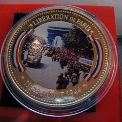 m&eacute;daille coloris&eacute;e "tresor du patrimoine "  liberation de Paris aout 1944 sous capsule sup