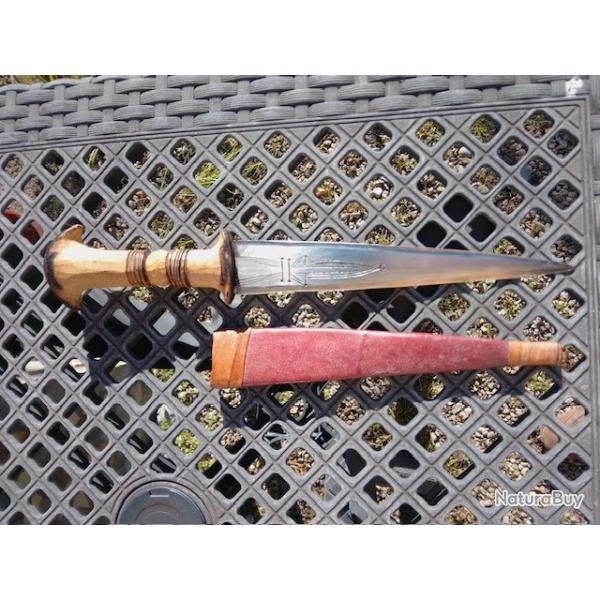 BEAU POIGNARD OU DAGUE MAGHREB