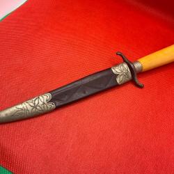 Dague Calmels &agrave; laguiole m&eacute;daille d'argent 27/29 cm