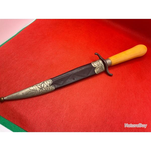 Dague Calmels � laguiole m�daille d'argent 27/29 cm