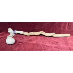 Superbe  casse t&ecirc;te indien des plaines en bois et pierre