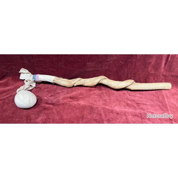 Superbe  casse t�te indien des plaines en bois et pierre