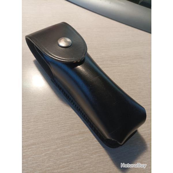 Etui cuir porte bombe d�fense CS 17 cm