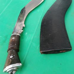ANCIEN KUKRI  : NEPAL  AVEC SON FOURREAU  .