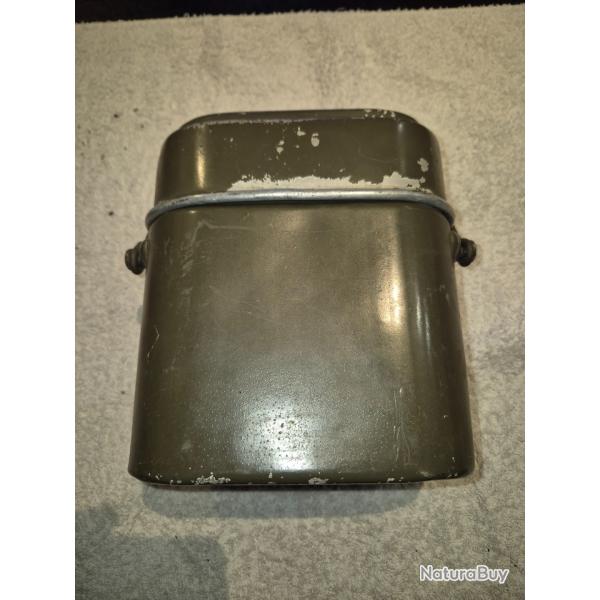 I- Gamelle suisse couleur verte 1941.