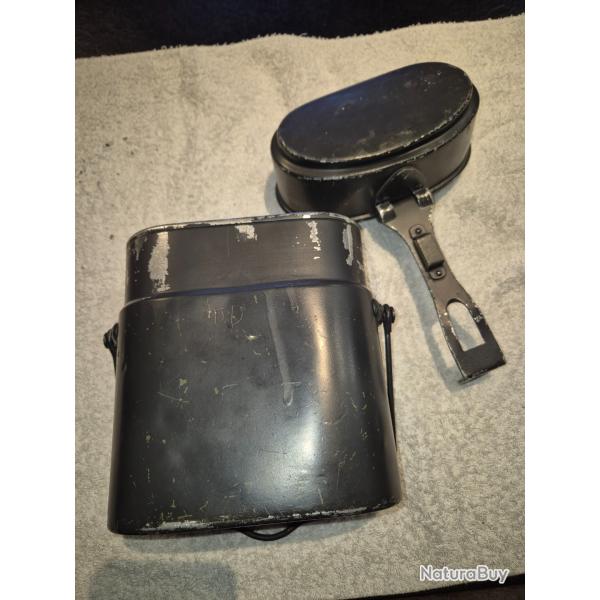 II- Gamelle suisse  vert fonc�, ann�e 1940