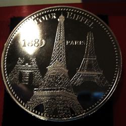 m&eacute;daille "tr&eacute;sor du patrimoine " la tour Eiffel 1889 " diam 40 mm 31 grs