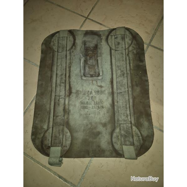 Nourrice a eau serbe ann�e 1980