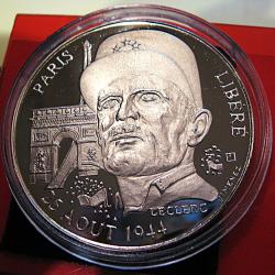 m&eacute;daille "tr&eacute;sor du patrimoine " Leclers Paris lib&eacute;r&eacute; 1944 " diam 40 mm 31 grs
