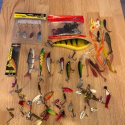 Lot de Leurres et Cuill&egrave;res Carnassier