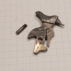 Chien complet pour r&eacute;volver d ordonnance Mle 1892+ axe