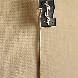 INSIGNE ALLEMAND de la &laquo; DRK &raquo; post-guerre.