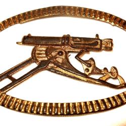 INSIGNE du MITRAILLEUR &laquo; MGS &raquo; ALLEMAND de la PREMIERE GUERRE.