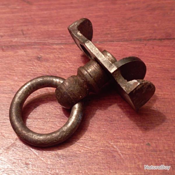 Anneau de crosse avec platine pour revolver d'ordonnance Mle 1892 .