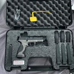 Smith & Wesson competitor M&P 9 M2.0