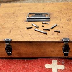 Lot Pi&egrave;ces d&eacute;tach&eacute;es Vis pour fusil Suisse Schmidt Rubin K11