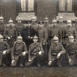 CPA - Un Groupe Soldats Allemands - N&deg;4111