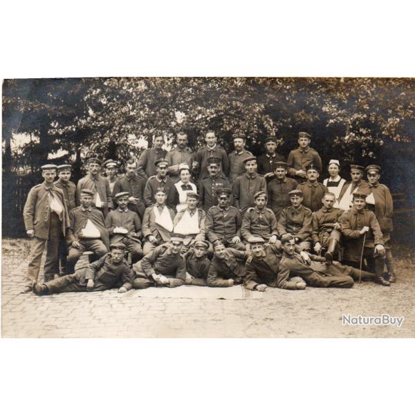 CPA - Un Groupe Soldats  Bless�s Allemands - N�4113