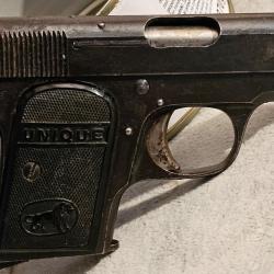 Pistolet Unique Semi Auto 6,35