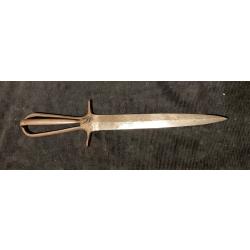 Dague Squelette T&ecirc;te Serpent Grav&eacute;e et signature de H. CAUX HESDIN . Nettoyeur de Tranch&eacute;e 1914.