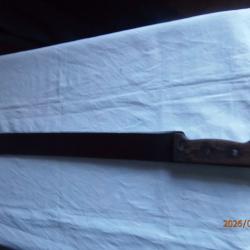 Grande machette ancienne.