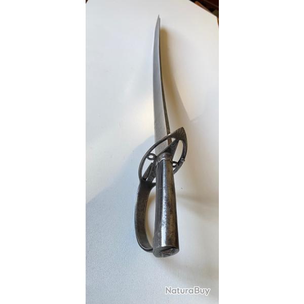 Sabre d'officier de la Marine royale fran�aise du XVIIIe si�cle � garde tournante