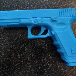 Blue gun Glock 17