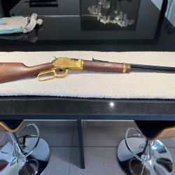 Splendide Carabine Winchester Comm&eacute;morative CHEYENNE mod&egrave;le 9422 Calibre 22LR en &eacute;tat quasi neuve