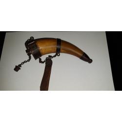 ancienne corne a poudre