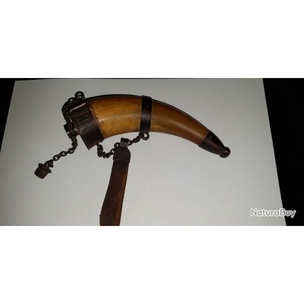 ancienne corne a poudre