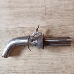 Revolver poivri&egrave;re &agrave; percussion rare (1 Euro)