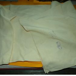 CEINTURE BLANCHE DE TRADITION EN FLANELLE DE L'ARMEE FRANCAISE, AVEC TAMPON ARMEE DE 1956 PERIODE GU