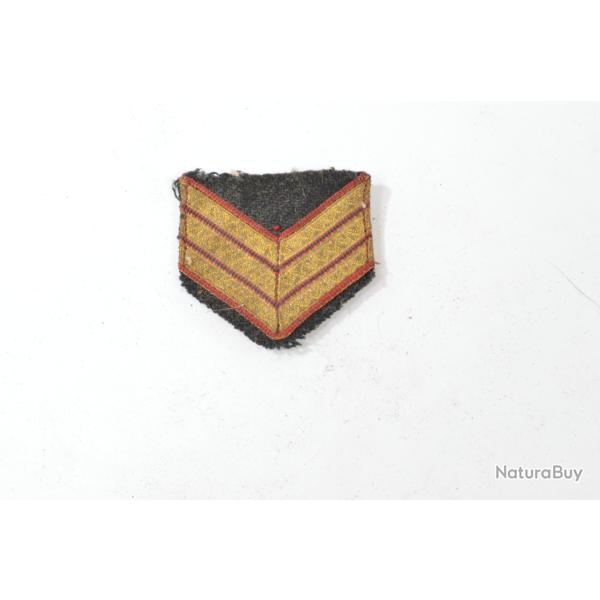 Ancien insigne de grade sergent ? 5cm x 4,5cm