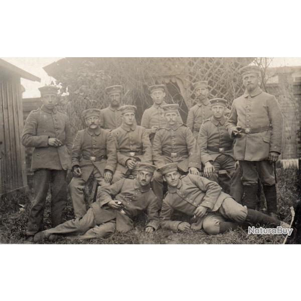 CPA - Un Groupe Soldats Allemands -N�6011