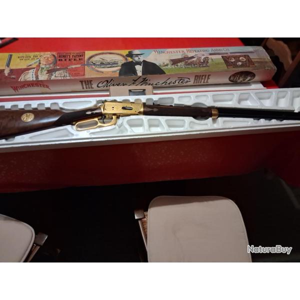 Carabine Winchester comm�moration M1894 Oliv�re Winchester calibre 38-55