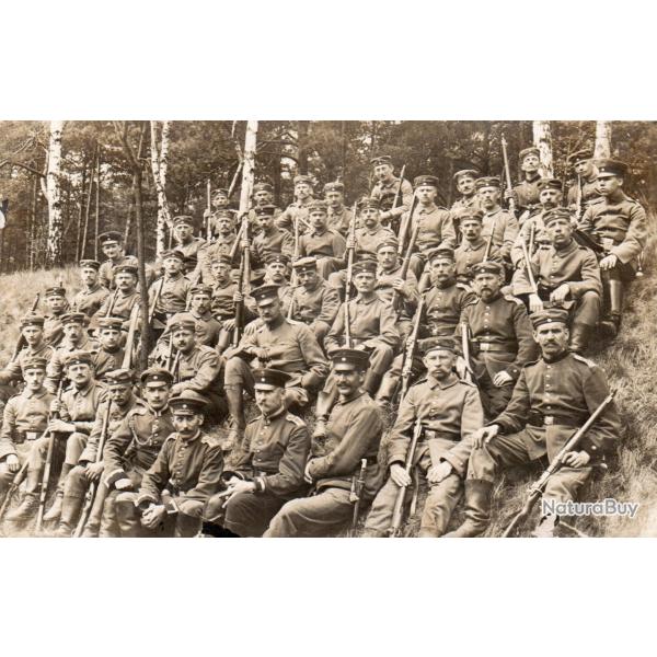 CPA - Un Groupe Soldats Allemands -N�6010