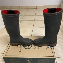 paire de bottes AIGLE pointure 42 comme neuves