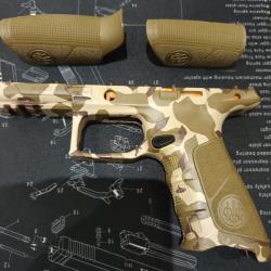 poign&eacute;e beretta apx camo
